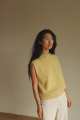 VEST HELLE LIGHT YELLOW LIFESTYLE 1.jpg